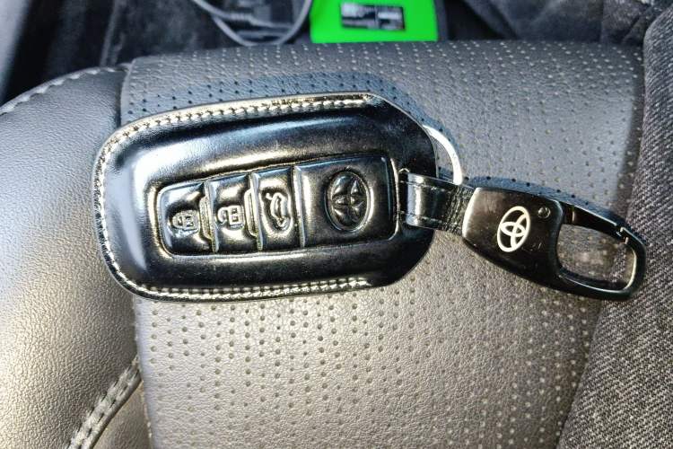 Used Toyota Avalon 2019 Dual-Engine 2.5L Luxury Edition China VI Standard Interior 1