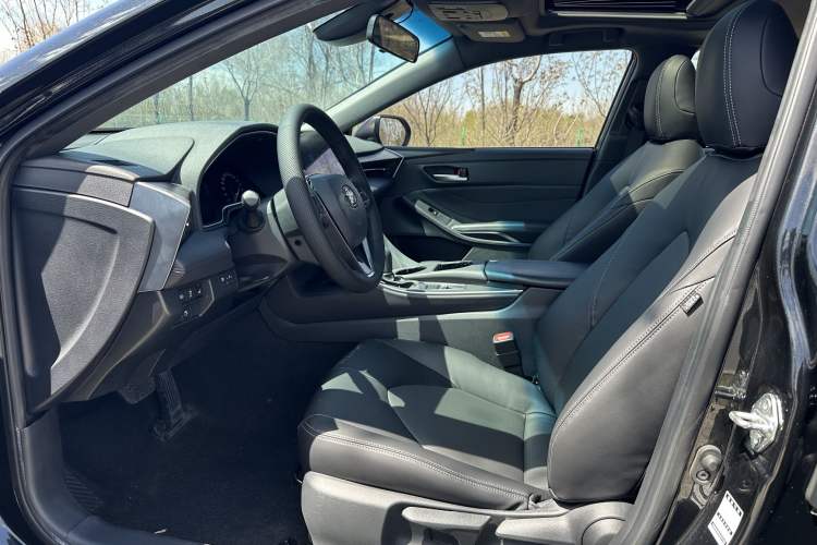 Used Toyota Avalon 2019 2.0L Ambition Edition China VI Interior 1