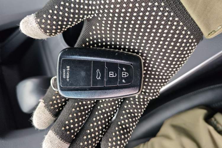 Used Toyota Avalon 2019 Dual-Engine 2.5L Luxury Edition China VI Standard Interior 1