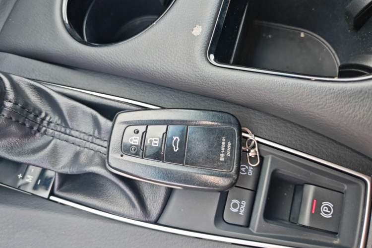 Used Toyota Avalon 2019 2.0L Ambition Edition China VI Interior 1