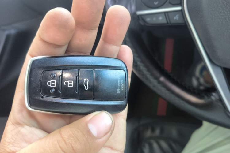 Used Toyota Avalon 2019 2.0L Luxury Edition China VI Standard Interior 1