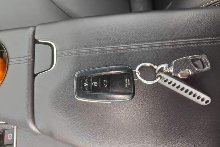 Used Toyota Avalon 2019 2.0L Ambition Edition China VI Interior 1