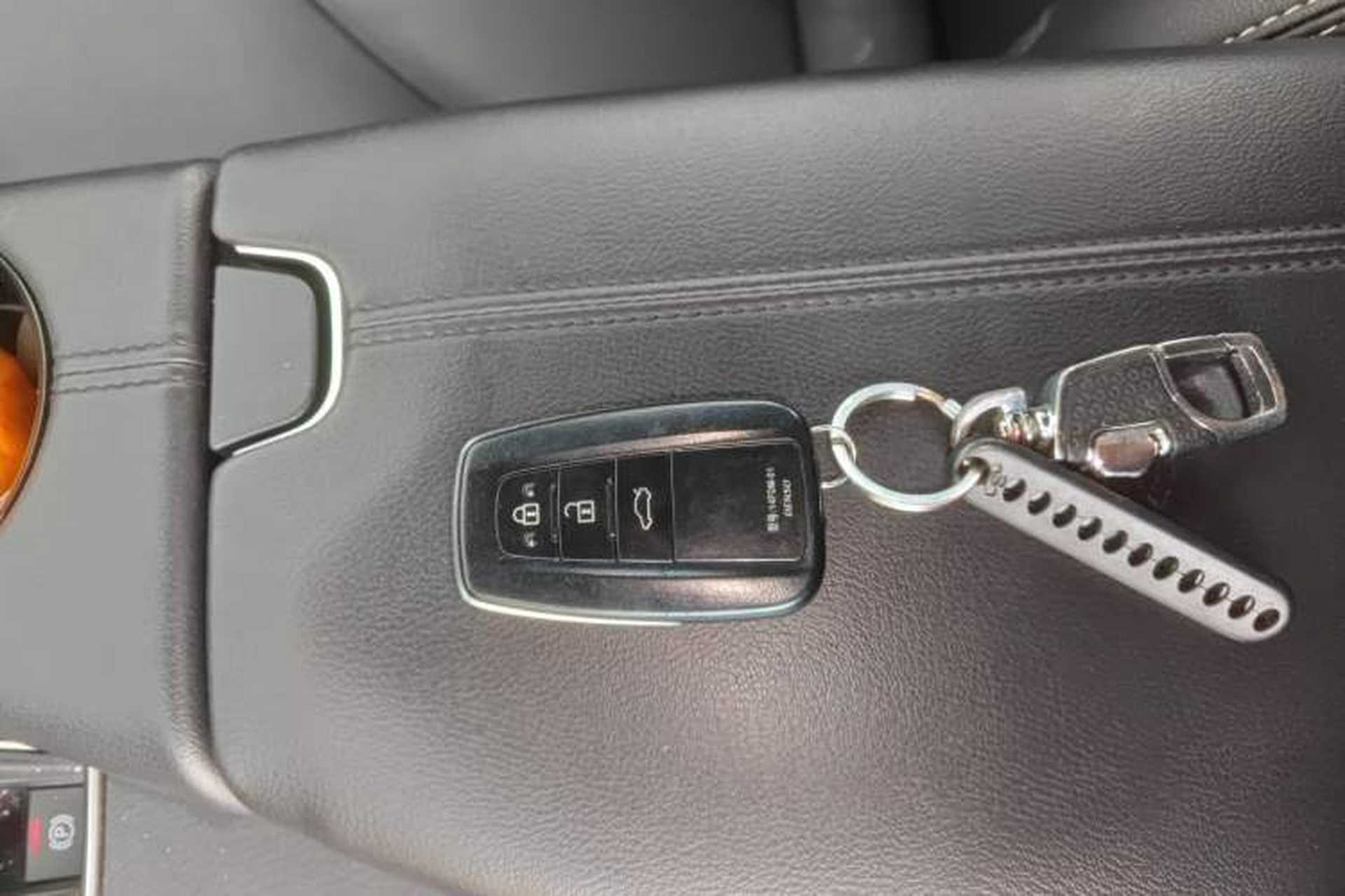 Used Toyota Avalon 2019 2.0L Ambition Edition China VI Interior 1