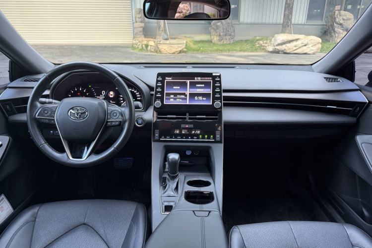 Used Toyota Avalon 2019 2.0L Luxury Edition China VI Standard Interior 1