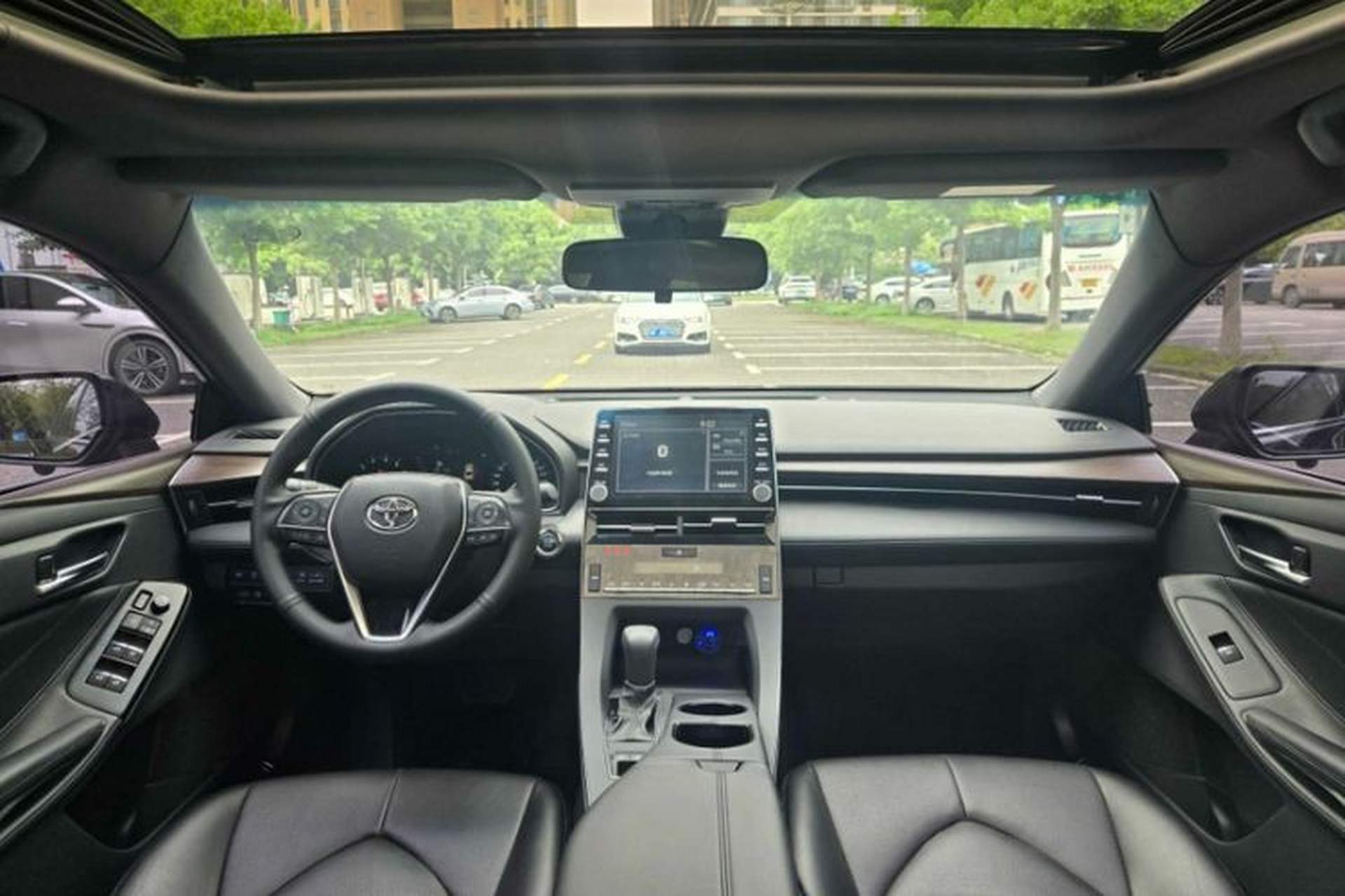 Used Toyota Avalon 2019 2.0L Ambition Edition China VI Interior 1