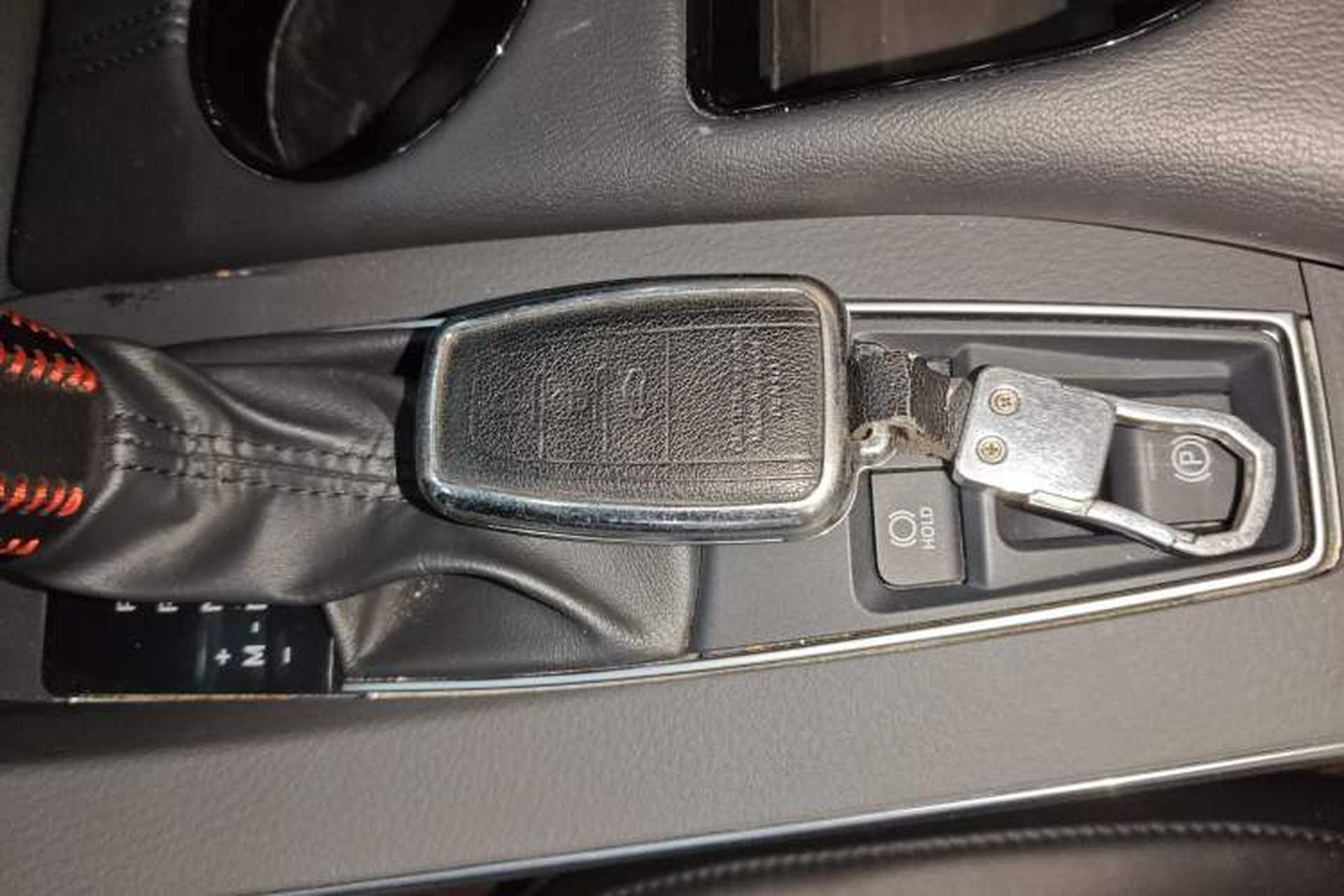 Used Toyota Avalon 2019 2.0L Luxury Edition China VI Standard Interior 1