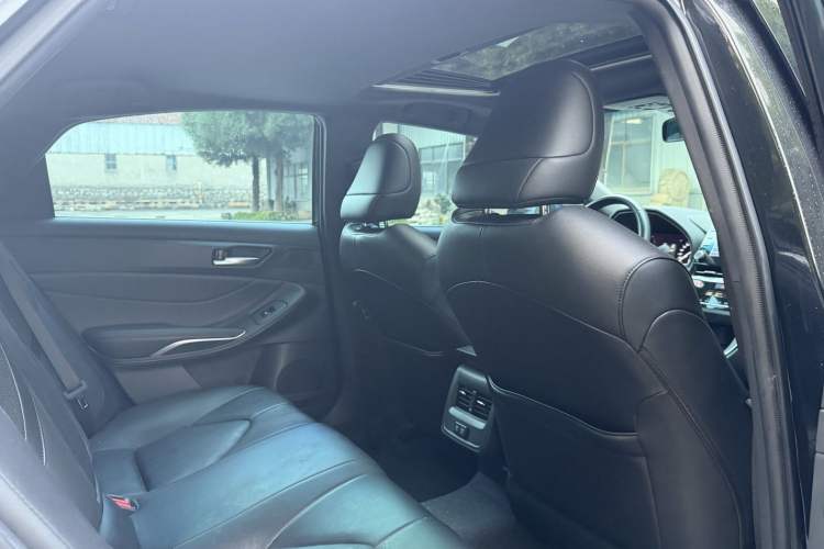 Used Toyota Avalon 2019 2.0L Luxury Edition China VI Standard Interior 11