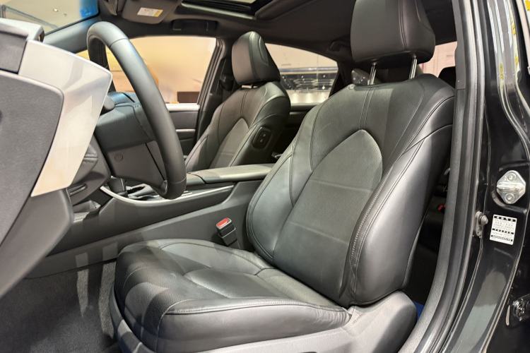 Used Toyota Avalon 2019 2.0L Luxury Edition China VI Standard Interior 2