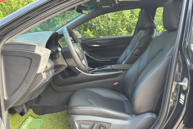 Used Toyota Avalon 2019 2.0L Luxury Edition China VI Standard Interior 2