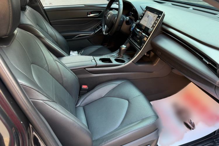 Used Toyota Avalon 2019 Dual-Engine 2.5L Luxury Edition China VI Standard Interior 2