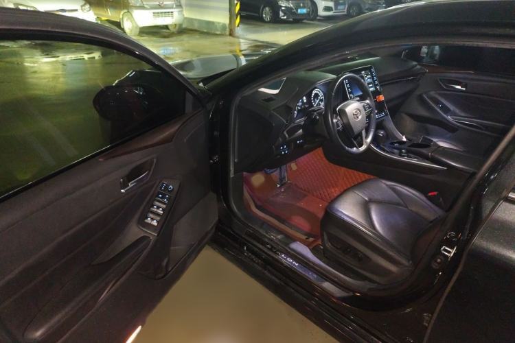 Used Toyota Avalon 2019 2.0L XLE Premium Edition China VI Interior 3