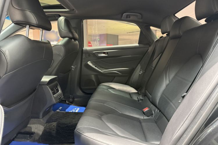 Used Toyota Avalon 2019 2.0L Luxury Edition China VI Standard Interior 3