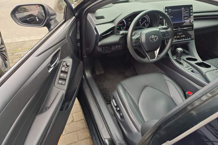 Used Toyota Avalon 2019 Dual-Engine 2.5L Luxury Edition China VI Standard Interior 3