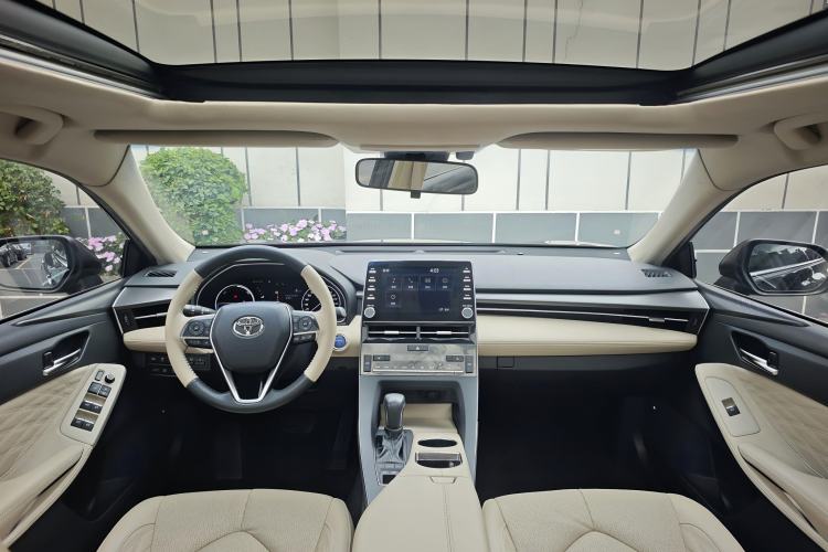 Used Toyota Avalon 2019 Dual-Engine 2.5L XLE Prestige Version China VI Standard Interior 3