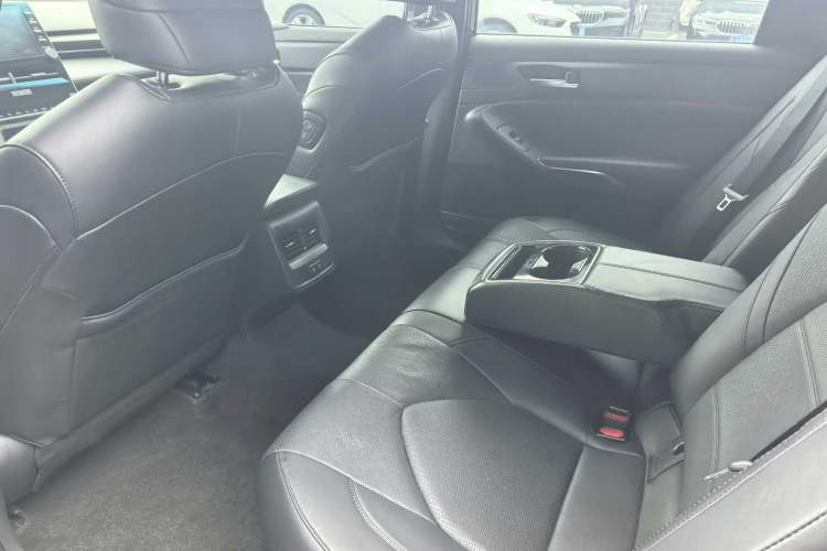 Used Toyota Avalon 2019 Dual-Engine 2.5L Luxury Edition China VI Standard Interior 3