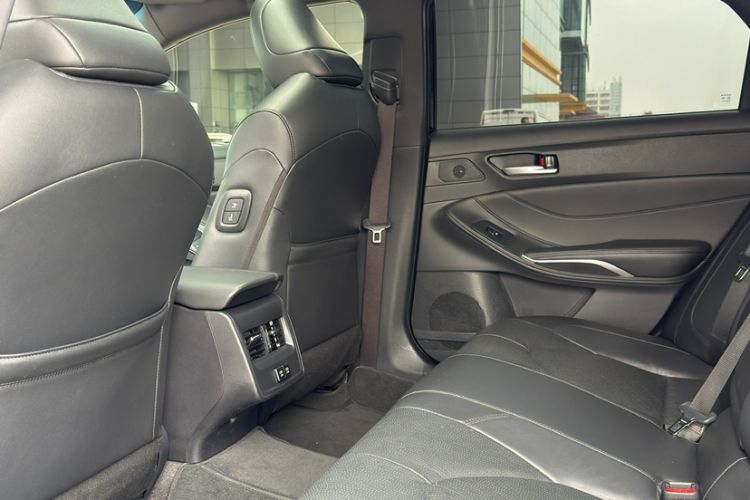 Used Toyota Avalon 2019 Dual-Engine 2.5L Luxury Edition China VI Standard Interior 3