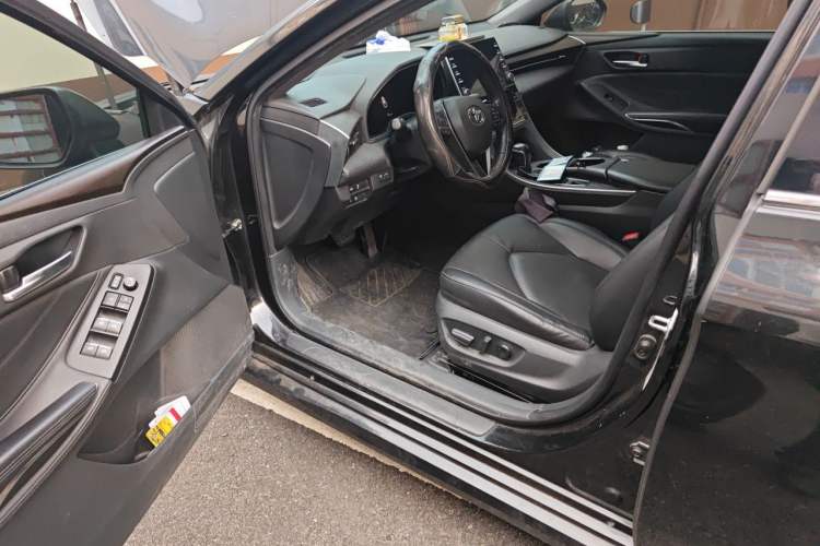 Used Toyota Avalon 2019 2.0L Luxury Edition China VI Standard Interior 3