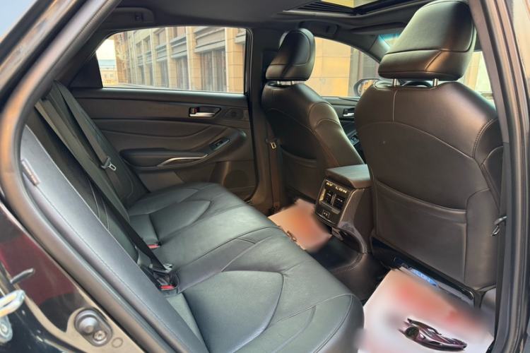 Used Toyota Avalon 2019 Dual-Engine 2.5L Luxury Edition China VI Standard Interior 3