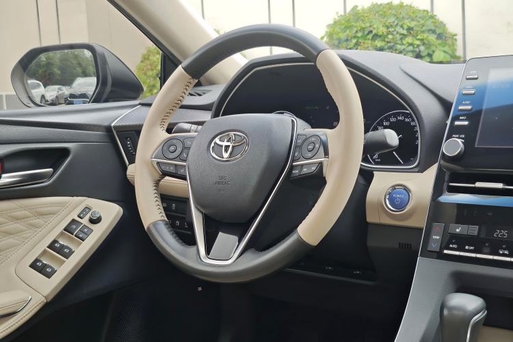 Used Toyota Avalon 2019 Dual-Engine 2.5L XLE Prestige Version China VI Standard Interior 4