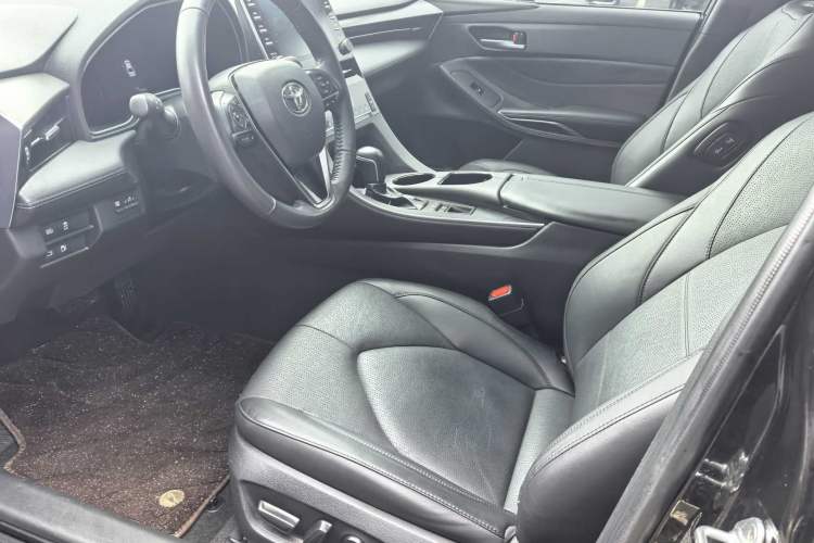 Used Toyota Avalon 2019 Dual-Engine 2.5L Luxury Edition China VI Standard Interior 4