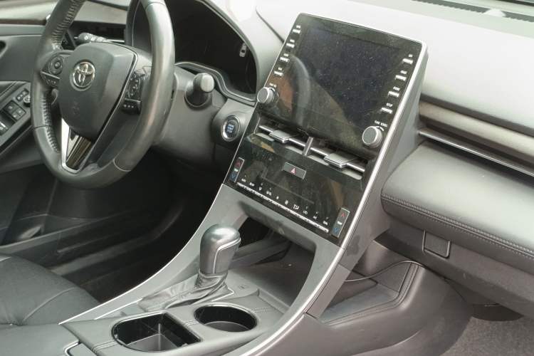 Used Toyota Avalon 2019 2.0L XLE Premium Edition China VI Interior 4
