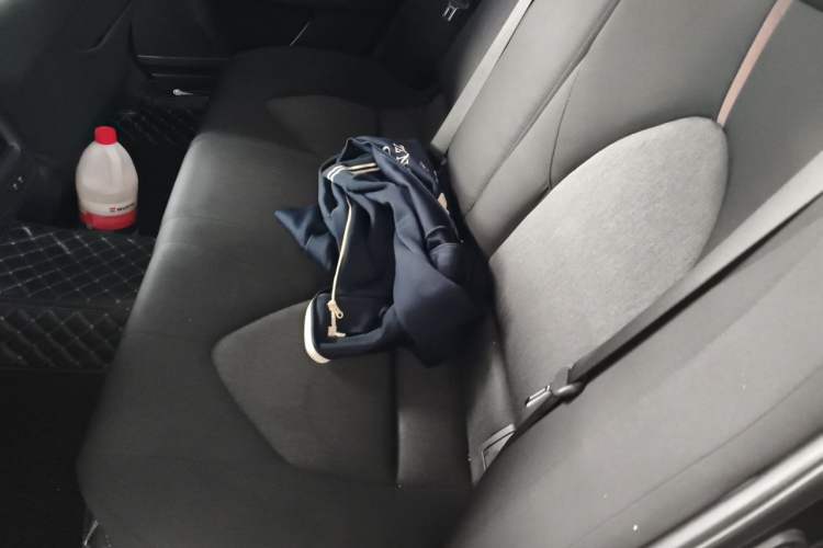 Used Toyota Avalon 2019 2.5L Ambition Version China VI Standard Interior 4