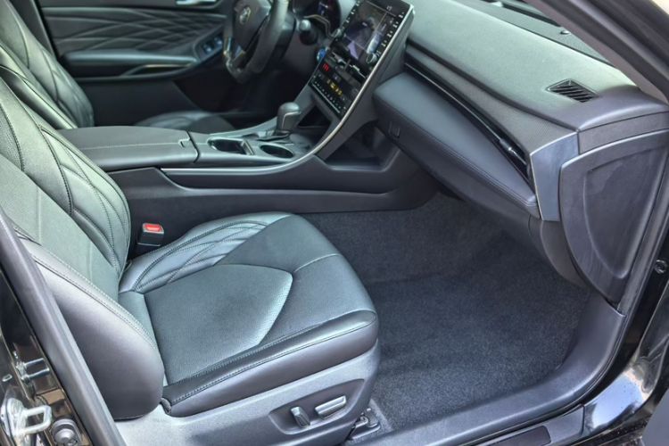 Used Toyota Avalon 2019 Dual-Engine 2.5L XLE Prestige Version China VI Standard Interior 5