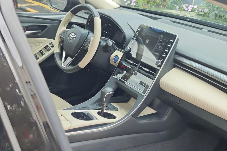 Used Toyota Avalon 2019 Dual-Engine 2.5L XLE Prestige Version China VI Standard Interior 5