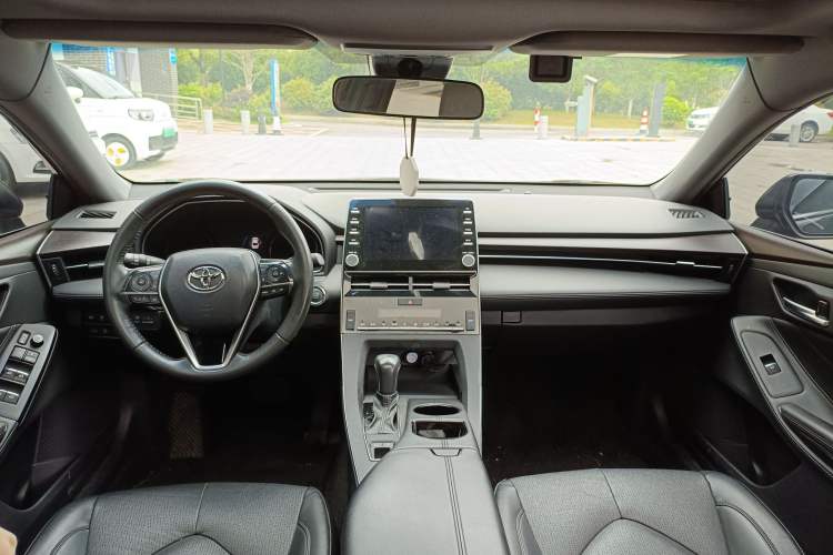 Used Toyota Avalon 2019 2.0L XLE Premium Edition China VI Interior 7