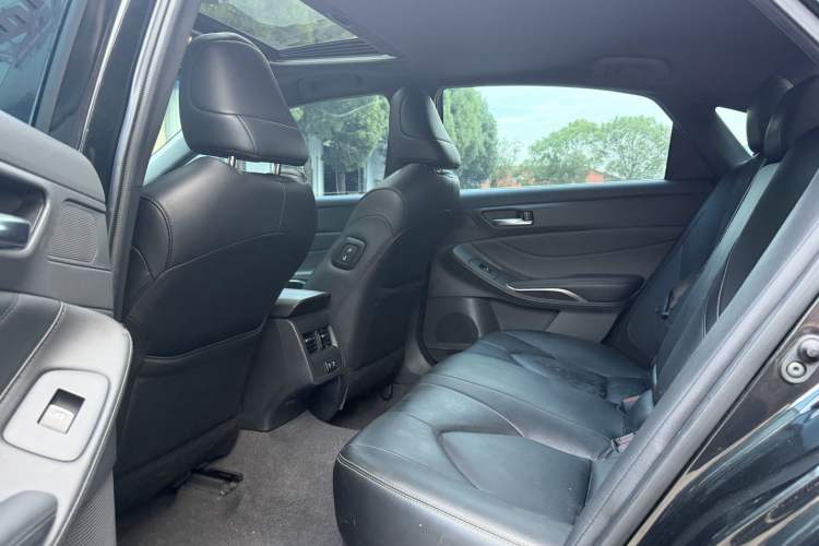Used Toyota Avalon 2019 2.0L Luxury Edition China VI Standard Interior 7