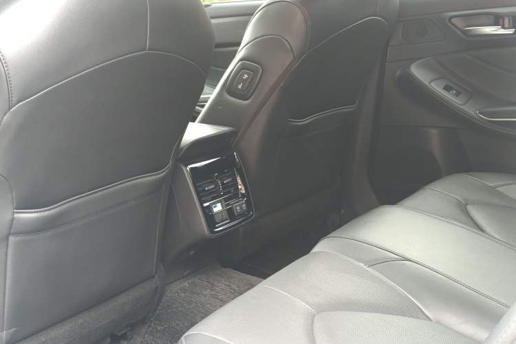 Used Toyota Avalon 2019 2.0L XLE Premium Edition China VI Interior 8