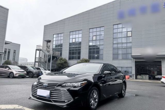 Ojetý Toyota Avalon 2019 Dual-Engine 2.5L Luxury Edition China VI Standard