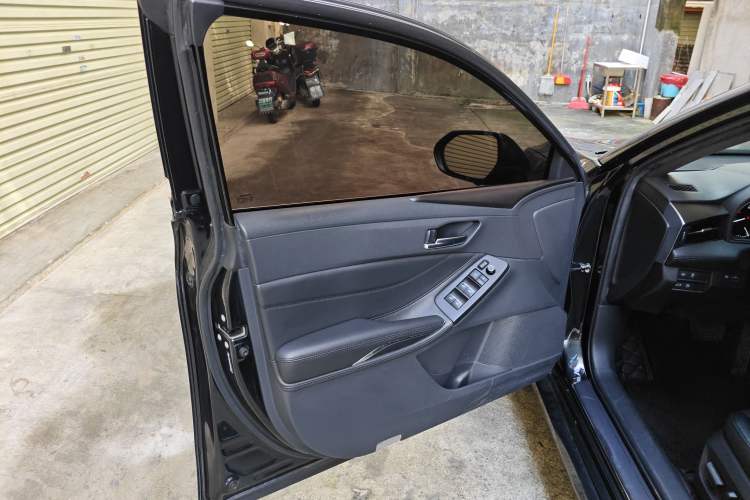 Used Toyota Avalon 2019 2.0L Luxury Edition China VI Standard Left Front Door Interior