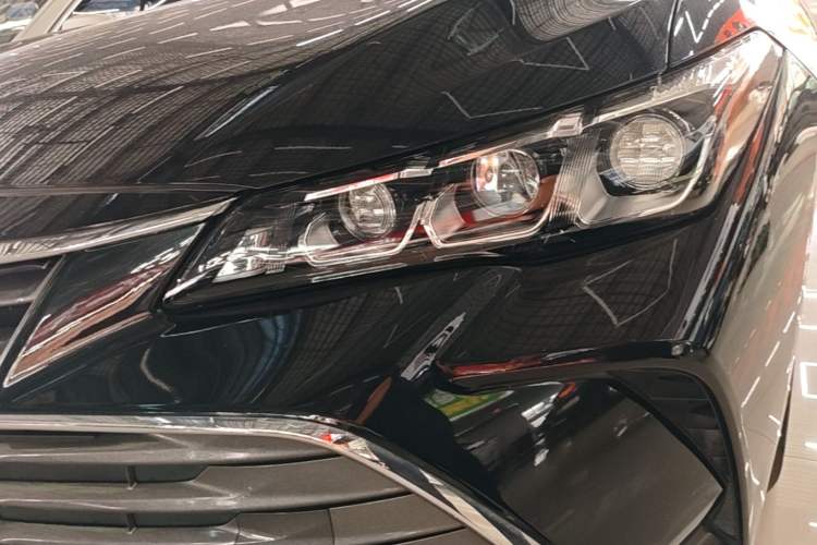 Used Toyota Avalon 2019 Dual-Engine 2.5L Luxury Edition China VI Standard Left Front Headlight