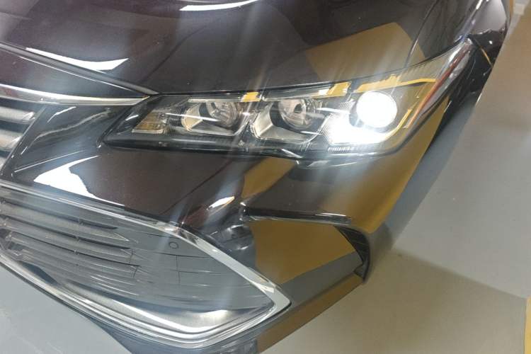 Used Toyota Avalon 2019 Dual-Engine 2.5L Limited Flagship Edition China VI Standard Left Front Headlight