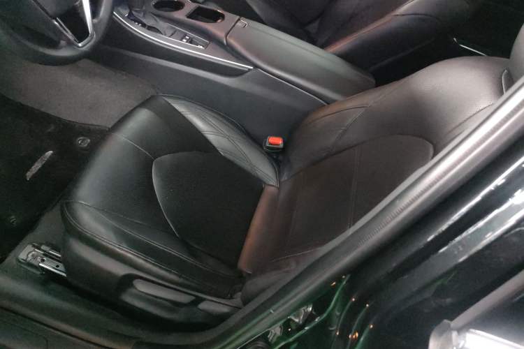 Used Toyota Avalon 2019 2.0L Ambition Edition China VI Left Front Seat