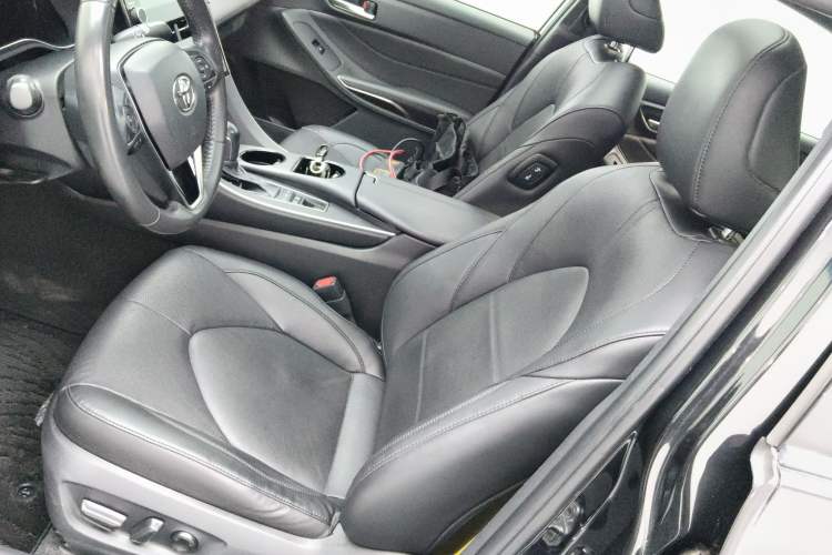 Used Toyota Avalon 2019 Dual-Engine 2.5L Luxury Edition China VI Standard Left Front Seat