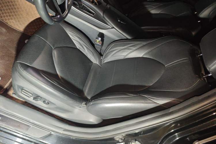 Used Toyota Avalon 2019 2.5L Touring Premium Version China VI Standard Left Front Seat