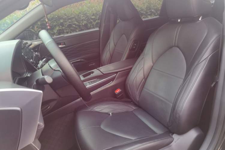 Used Toyota Avalon 2019 Dual-Engine 2.5L XLE Prestige Version China VI Standard Left Front Seat