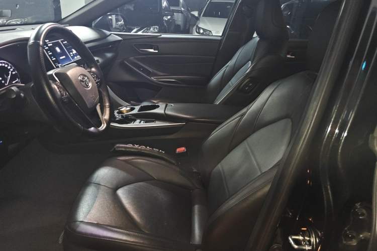 Used Toyota Avalon 2019 Dual-Engine 2.5L Luxury Edition China VI Standard Left Front Seat