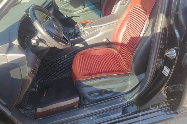 Used Toyota Avalon 2019 Dual-Engine 2.5L Luxury Edition China VI Standard Left Front Seat