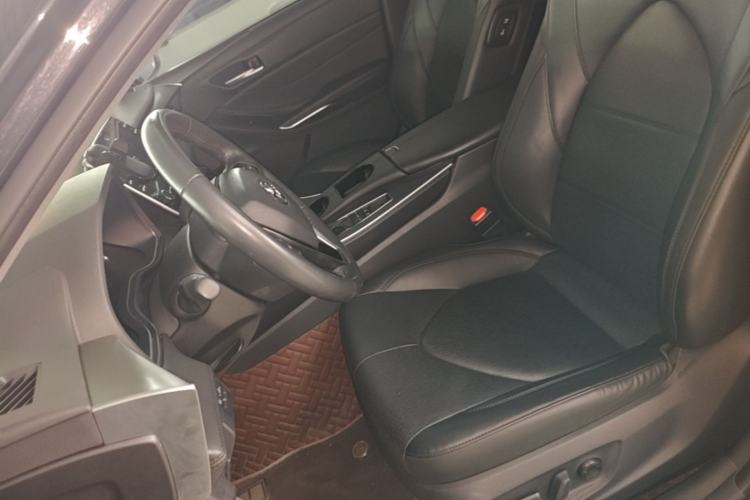 Used Toyota Avalon 2019 Dual-Engine 2.5L Luxury Edition China VI Standard Left Front Seat