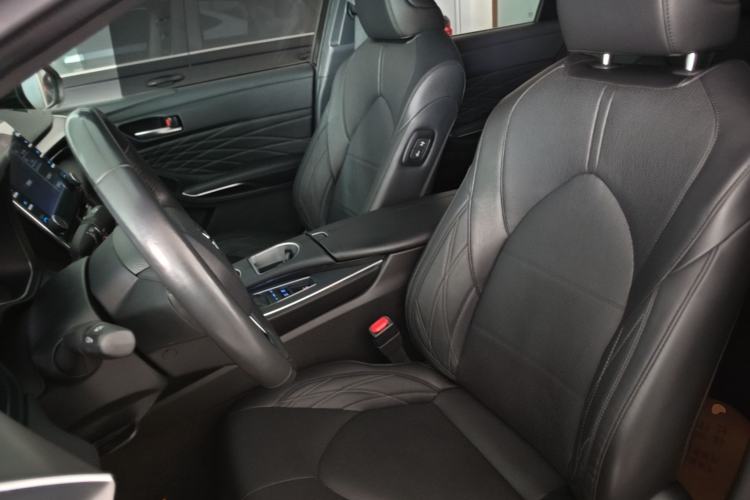 Used Toyota Avalon 2019 Dual-Engine 2.5L XLE Prestige Version China VI Standard Left Front Seat