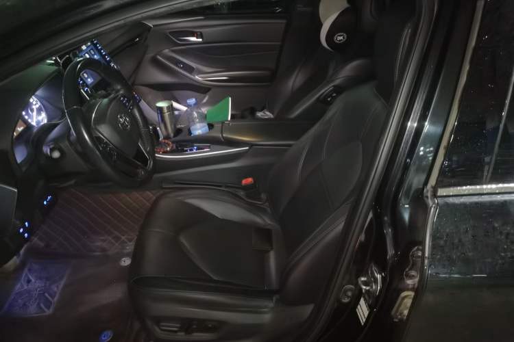 Used Toyota Avalon 2019 Dual-Engine 2.5L Luxury Edition China VI Standard Left Front Seat