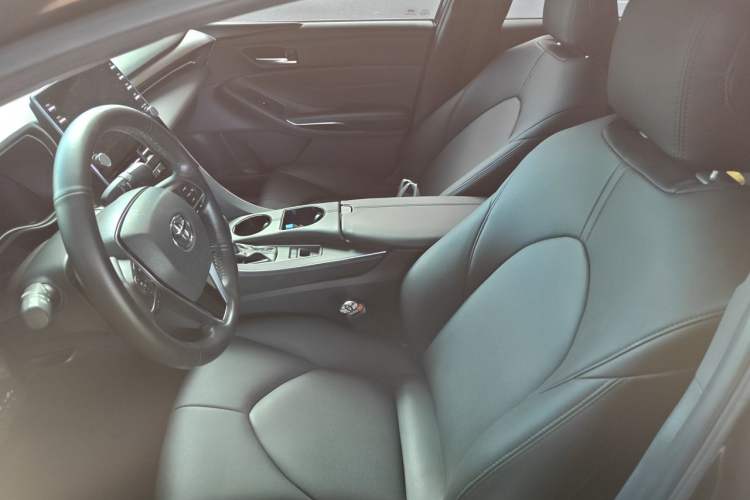 Used Toyota Avalon 2019 2.0L Ambition Edition China VI Left Front Seat