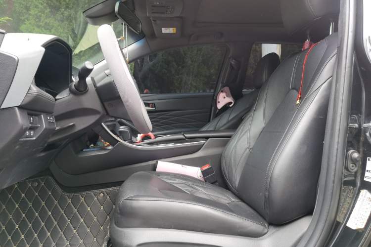 Used Toyota Avalon 2019 Dual-Engine 2.5L XLE Prestige Version China VI Standard Left Front Seat