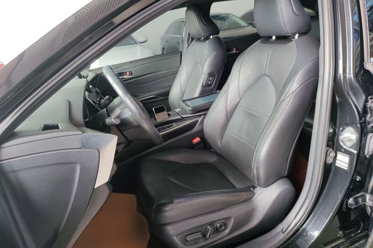 Used Toyota Avalon 2019 Dual-Engine 2.5L Luxury Edition China VI Standard Left Front Seat