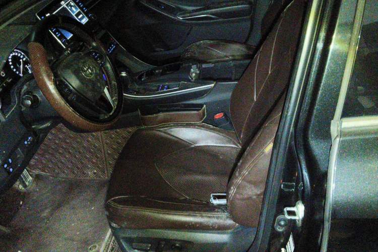 Used Toyota Avalon 2019 Dual-Engine 2.5L Luxury Edition China VI Standard Left Front Seat