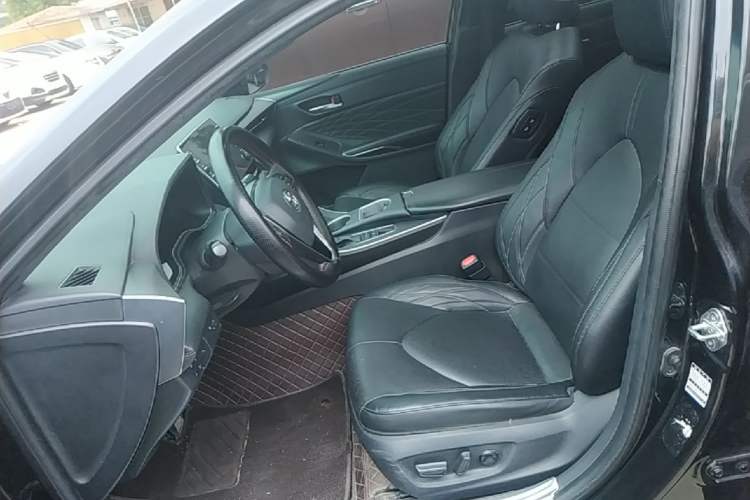 Used Toyota Avalon 2019 Dual-Engine 2.5L XLE Prestige Version China VI Standard Left Front Seat