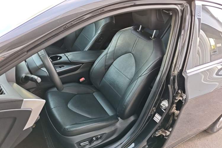 Used Toyota Avalon 2019 Dual-Engine 2.5L Luxury Edition China VI Standard Left Front Seat